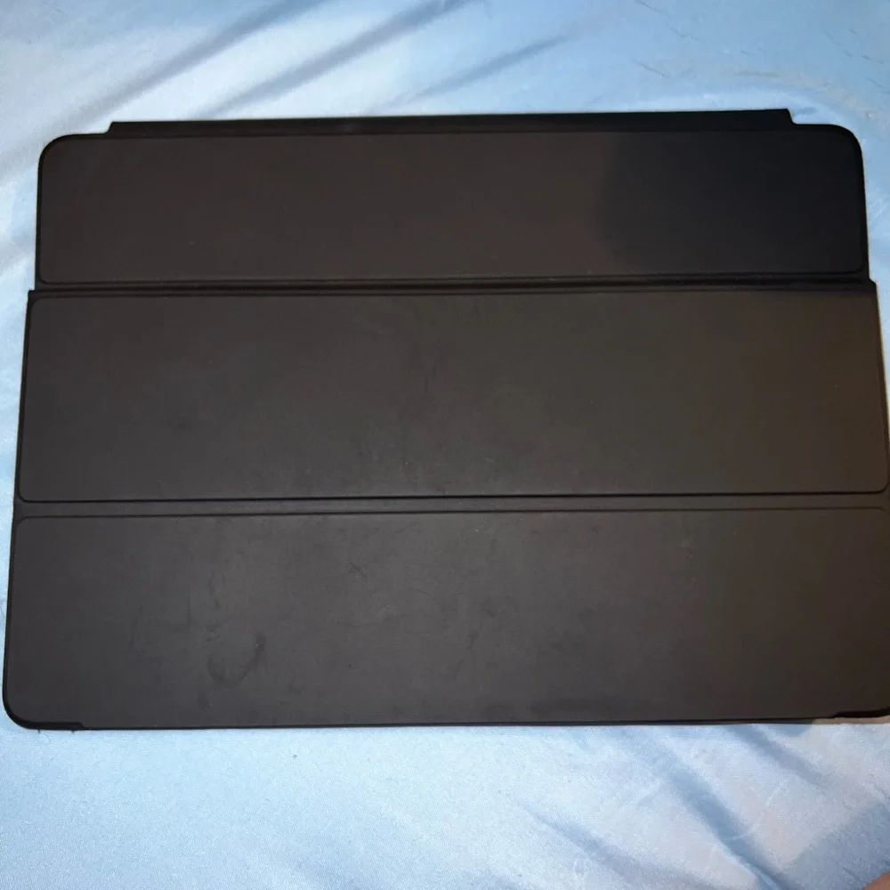 USED APPLE IPAD SMART KEYBOARD FOR IPAD AIR 3